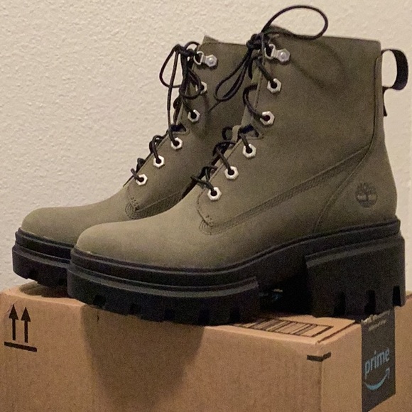 Timberland Women’s Everleigh Lace Up Boots - Picture 2 of 6